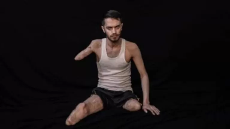 Wêneyeke pêşmerge xelat wergirt