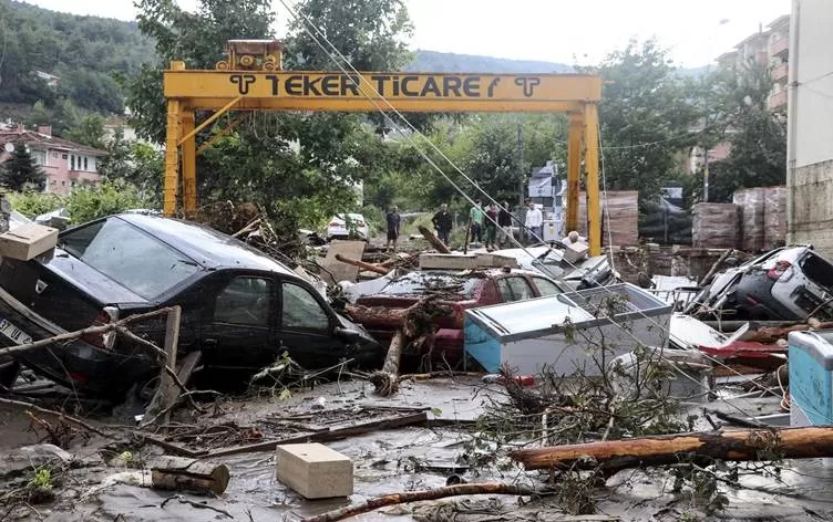 Li 5 parêzgehên Tirkiyê lehî: 4 kesan canê xwe ji dest dan