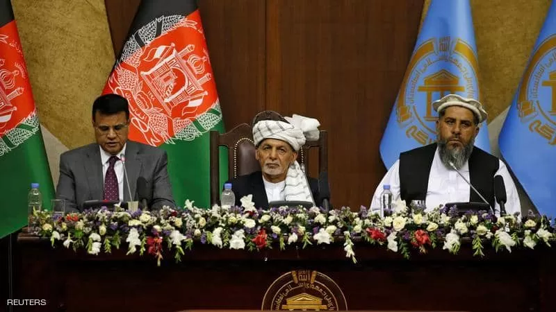 الرئيس الأفغاني يدعو لحشد الجيش مع اقتراب طالبان من العاصمة