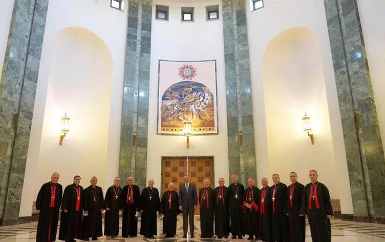 الكاظمي يدعو المهاجرين المسيحيين للعودة إلى العراق مؤكداً تقديم كامل الدعم لتسهيل استقرارهم