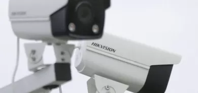 السلطات البريطانية تُطالب شركة صينية بإثبات عدم استخدام كاميراتها في معسكرات الاعتقال