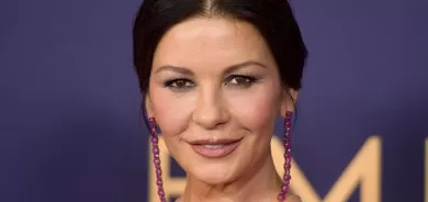 هۆکاری جـوانیی کاترین زیتا جۆنز