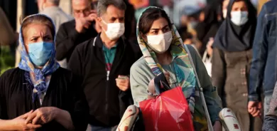 وضع كارثي بإيران.. انفلات وبائي وخامنئي يمنع اللقاحات