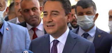 Babacan: Em di serdemeke nijadperestiyê de derbas dibin