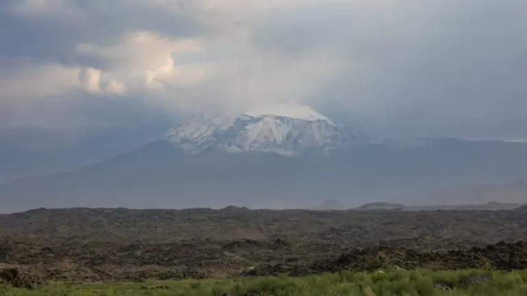 Li çiyayê Agirî befir barî