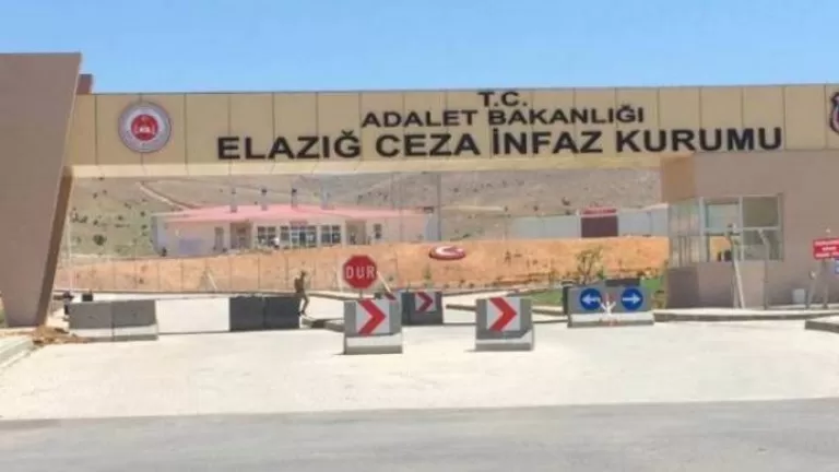 Daxwaza ceza kirina 9 girtiyên siyasî tê kirin