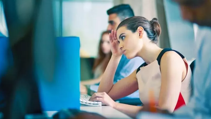 الرسائل المتبادلة مع زملائك في مكان العمل ليست خاصة كما تعتقد