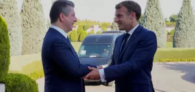 Prime Minister Barzani discusses issues between the region and the federal government with the President of France