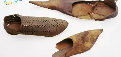 پێڵاوە نووك درێژەكانی سەدەكانی پێشوو