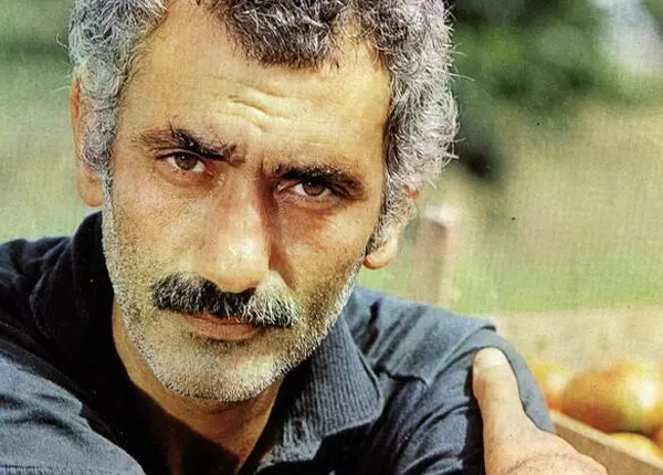 دیمانەیەك لەگەڵ یەڵماز گۆنای لەزیندان دا  (1-2)