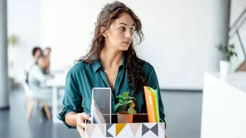 العمل: لماذا يكون ترك الوظيفة أمرا صعبا على النفس؟