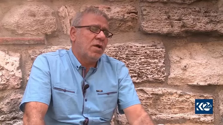 Nivîskarekî Kurd ê li Stenbolê di proseya pandemiyê de di ser medyaya civakî re helmeteke da destpêkirin. author_image Ercan Dag