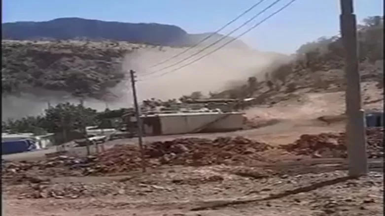 Artêşa Tirkiyê du gundên li sînorê Zaxoyê topbaran kirin