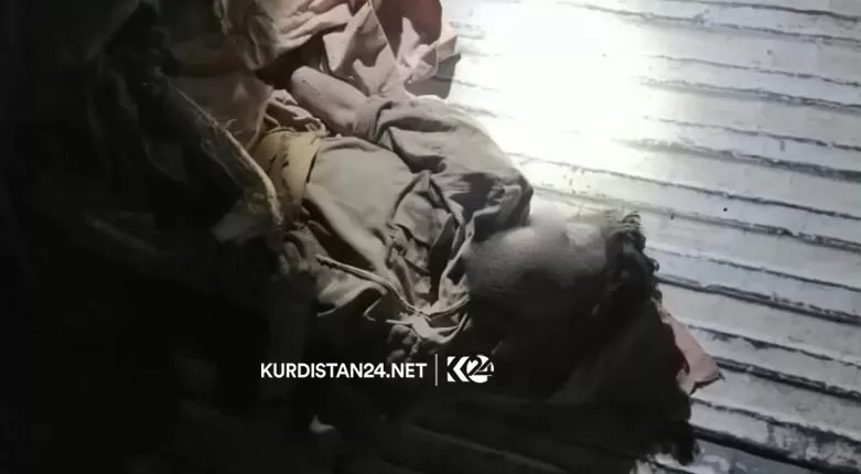 Li şûna berazan çekdarekî DAIŞê bi têlên elektrîkê ket