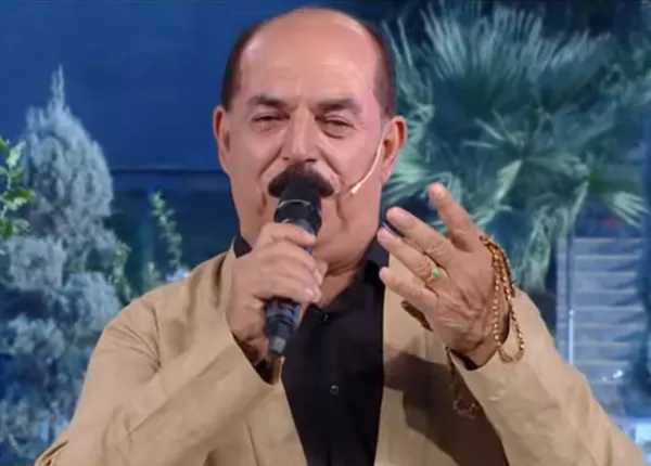 كەریم گوڵانی بە گۆرانی بانگەشەی هەڵبژاردن دەكات