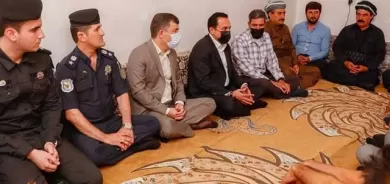 به‌نوێنه‌رایه‌تیى سه‌رۆكى حكوومه‌ت، ئومێد خۆشناو سەردانی خانەوادەی ئەو مندڵانەی کرد کە دیواریان بەسەردا رووخا