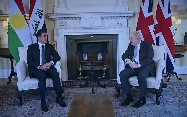 Boris Johnson bi Ala Kurdistanê pêşwazî li Nêçîrvan Barzanî kir