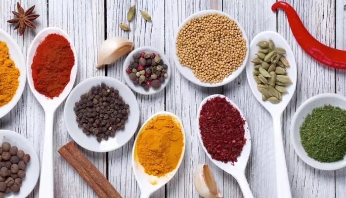 التوابل مفيدة جداً.. ولكن حذارِ من مخاطرها الصحية!