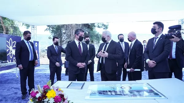 سەرۆکی حکومەتی هەرێمی کوردستان پڕۆژەی دروستکردنی قوتابخانەی ئەمەریکی لە دهۆک بەسەر دەکاتەوە