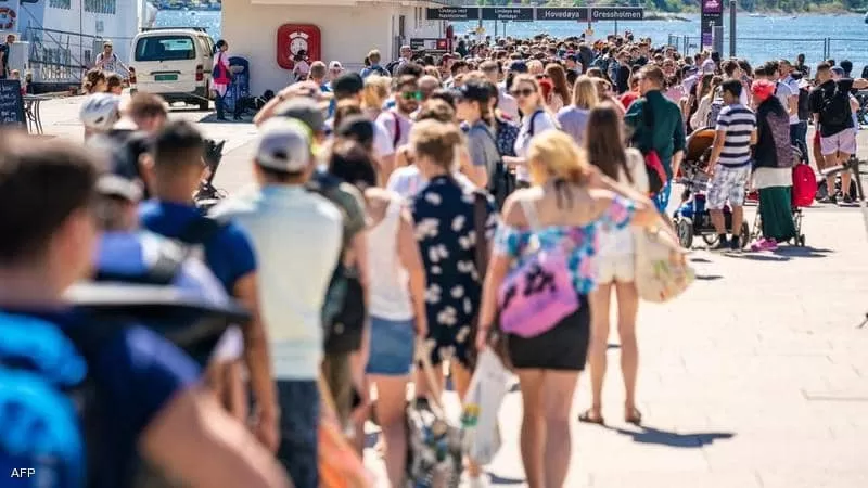 هذه الدولة ترفع جميع قيود كورونا وتصنفه في خانة 