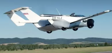 یەكەم ئۆتۆمبیلی فڕۆك فــڕینی خۆی دەست پێكرد