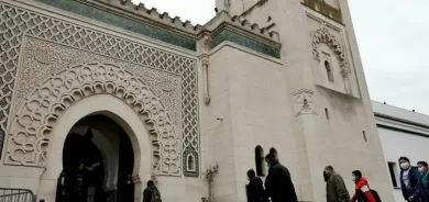 Fransa hinek cihên olî yên Îslamî digire