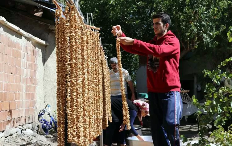 Li Xarpêtê çêkirina benî dest pê kir