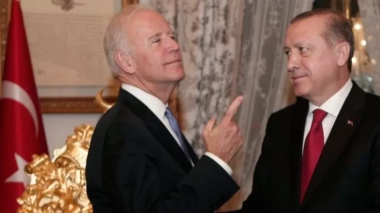 Senator ji Biden daxwaz dikin derbarê Kurdan de dengê xwe bilind bike