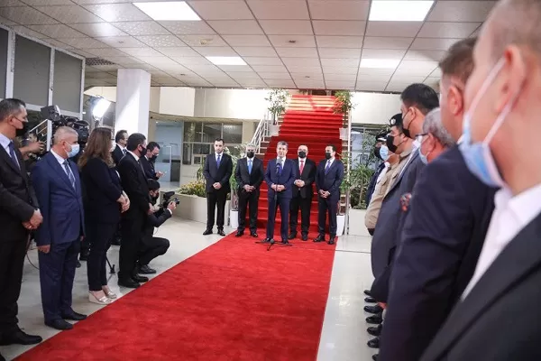 PM Masrour Barzani visits Erbil’s Christian neighborhood