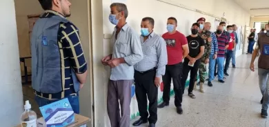 اقبال كثيف من النازحين على مراكز الاقتراع في عنكاوا