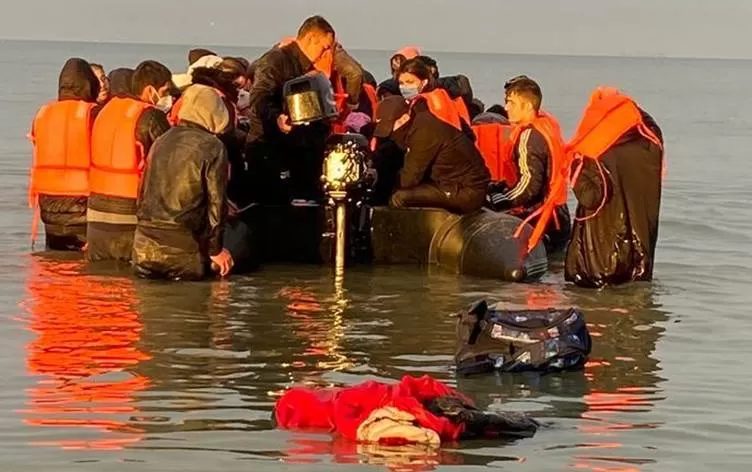 Koçberên Kurd ji Fransayê derbasî Brîtanyayê bûn