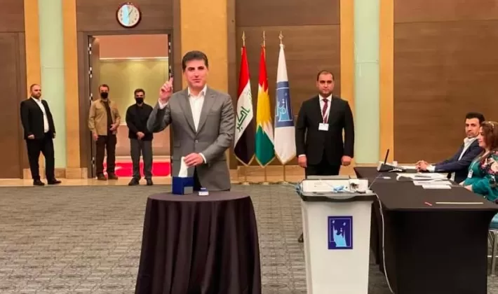 نيجيرفان بارزاني أول المصوتين في الانتخابات البرلمانية العراقية