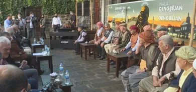 Diyarbekir- Dengbêjan li ber piyanoyê kilam gotin