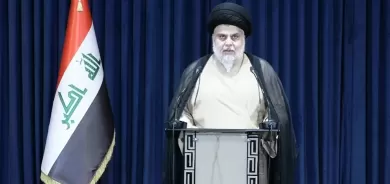 الصدر يعلن فوز تحالفه في الانتخابات ويحذر السفارات ويتوعد 