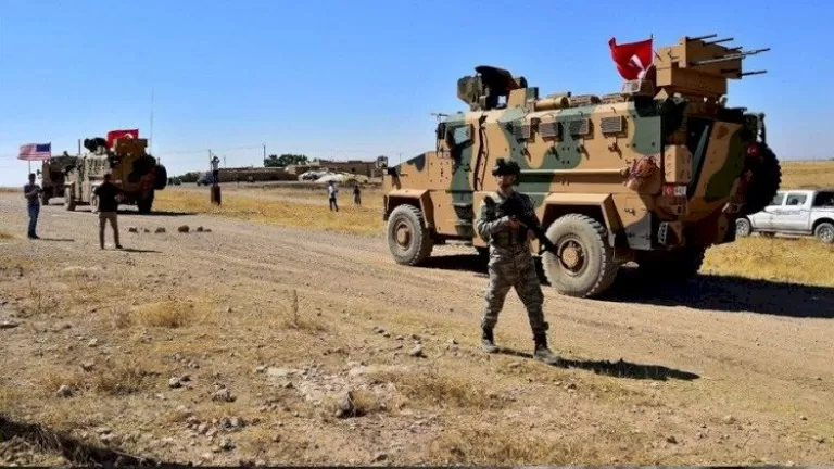 Putin bo Erdogan: Bilez hêzên xwe vekêşe