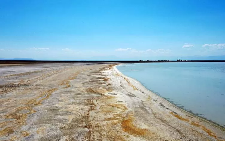 Ava Gola Arîn 2 kîlometreyan vekişiyaye