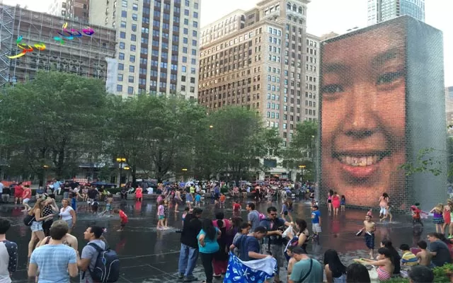 نافوورەی ڕیكلام بە وێنەی خۆت