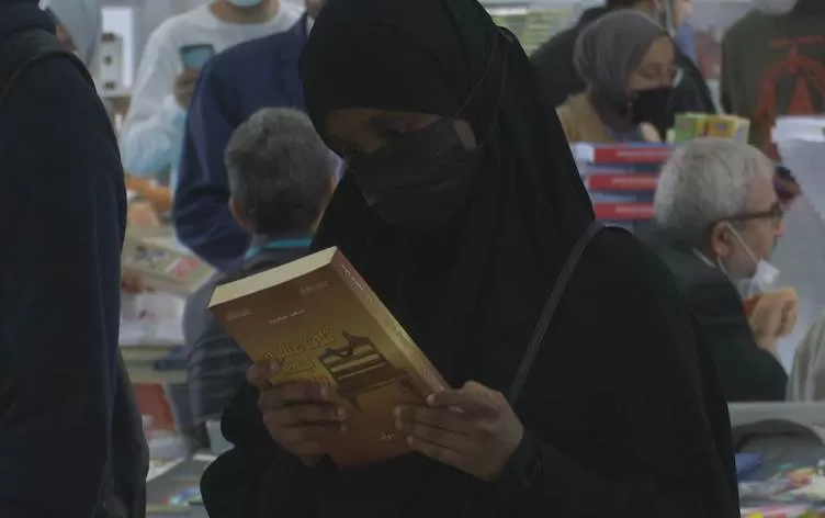 Pêşangeha Navdewletî ya Pirtûkên Erebî li Stenbolê berdewam e