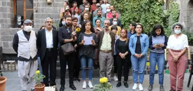 Hunermendên Kurd li Amedê: Çand, huner û zimanê gelekî bi qedexekirinê nayê rawestandin