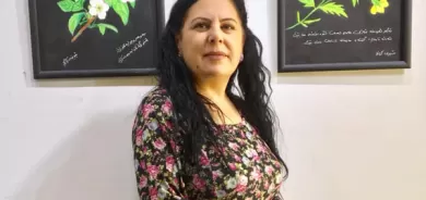 شیرین کۆکار هونەرمەند و شاعیر: عاشقی رەنگ و وشەم