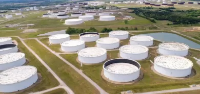 النفط يواصل الصعود مع تراجع المخزونات الأميركية