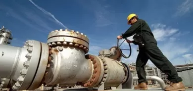 خبير اقتصادي: لا يمكن الاعتماد على النفط لوقت طويل.. 85% من احتياجات العراق مستوردة