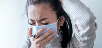 كيف نفرق بين الإصابة بالإنفلونزا وكورونا.. الصحة العالمية توضح