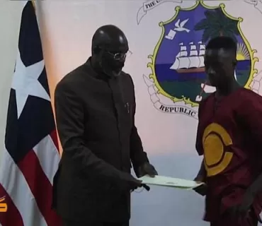 گەنجێک کە 50,000 دۆلاری بۆ خاوەنەکەی گەڕاندەوە بوو بە 