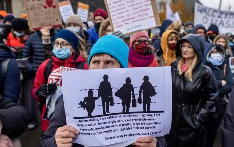 Li Polandê dijî vegerandina koçberan dayikan dest bi xwepêşandanan kirin