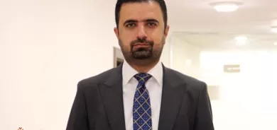 دكتۆر ئاسۆ حەوێزی  وتەبێژی وەزارەتی تەندروستیی هەرێمی كوردستان بۆ گوڵان:     كارتی وەرگرتنی ڤاكسین كۆدی لەسەرە و ساختە ناكرێت و  لە دنیادا باوەڕپێكراوە