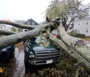 زریانەكەی ئەمریكا بە هەزاران ماڵی بێ كارەبا كردووە