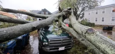زریانەكەی ئەمریكا بە هەزاران ماڵی بێ كارەبا كردووە