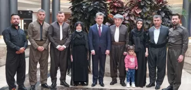 سەرۆکی حکومەتی هەرێمی کوردستان پێشوازی لە بنەماڵەی شەهید ئیبراهیم خدر هێرۆیی دەکات