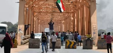 قطع الاتصالات في السودان وواشنطن تحذر من العنف ضد المحتجين